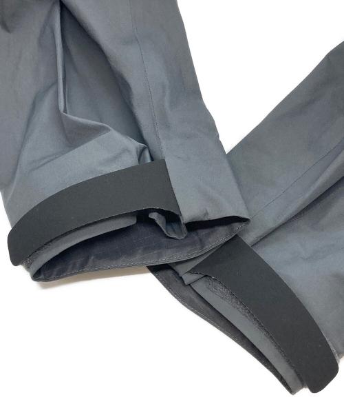 ARC'TERYX（アークテリクス）ARC'TERYX (アークテリクス) LEAF ALPHA LT JACKET/リーフ アルファ エルティー ジャケット グレー サイズ:Mの古着・服飾アイテム