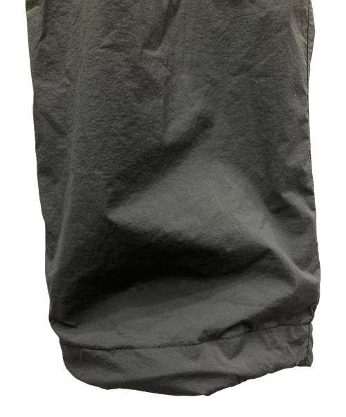 Stripes For Creative（ストライプ フォー クリエイティブ）Stripes For Creative (ストライプ フォー クリエイティブ) ナイロンイージーパンツ グレー サイズ:Lの古着・服飾アイテム