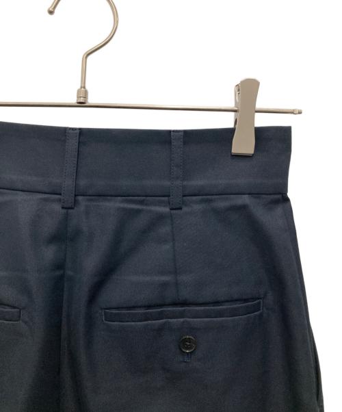 uncrave（アンクレイヴ）uncrave (アンクレイヴ) タックパンツ ネイビーの古着・服飾アイテム