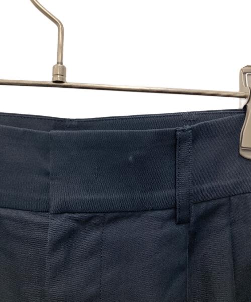 uncrave（アンクレイヴ）uncrave (アンクレイヴ) タックパンツ ネイビーの古着・服飾アイテム