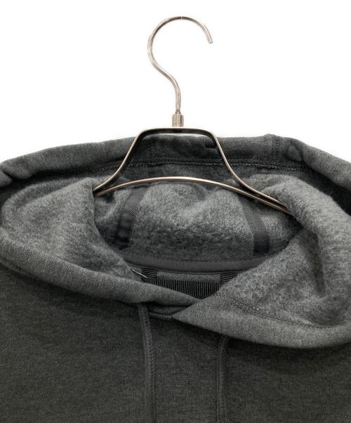 CarHartt（カーハート）CarHartt (カーハート) プルオーバーパーカー グレー サイズ:Sの古着・服飾アイテム