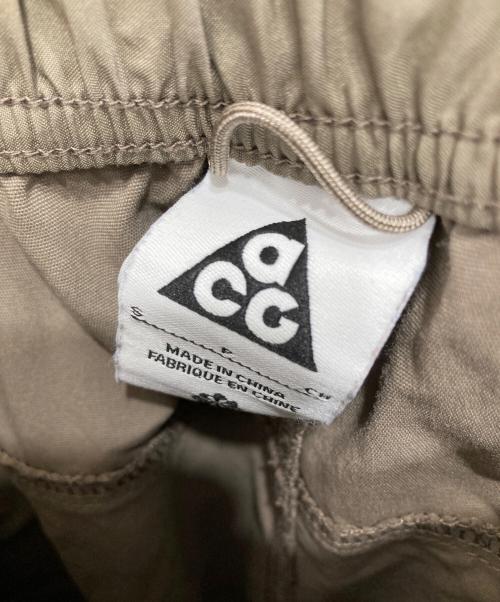 NIKE ACG（ナイキエーシージー）NIKE ACG (ナイキエーシージー) SMITH SUMMIT CRG PANTS/スミス サミット カーゴ パンツ ベージュ サイズ:Sの古着・服飾アイテム