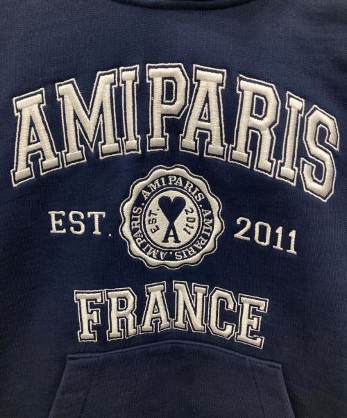 AMI Alexandre Mattiussi（アミアレクサンドルマテュッシ）AMI Alexandre Mattiussi (アミアレクサンドルマテュッシ) PARIS FRANCE HOODIE/パリス・フランス・フーディー ネイビー サイズ:XSの古着・服飾アイテム