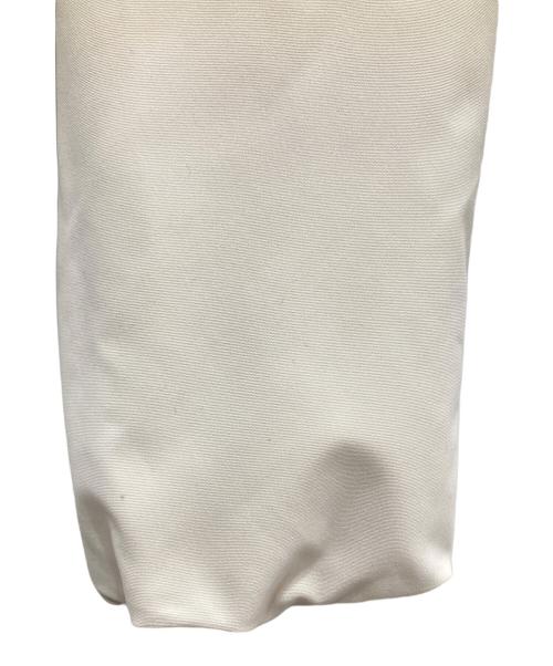 23区（ニジュウサンク）23区 (ニジュウサンク) ミリタリーフーデッドダウンコート ホワイト サイズ:38の古着・服飾アイテム