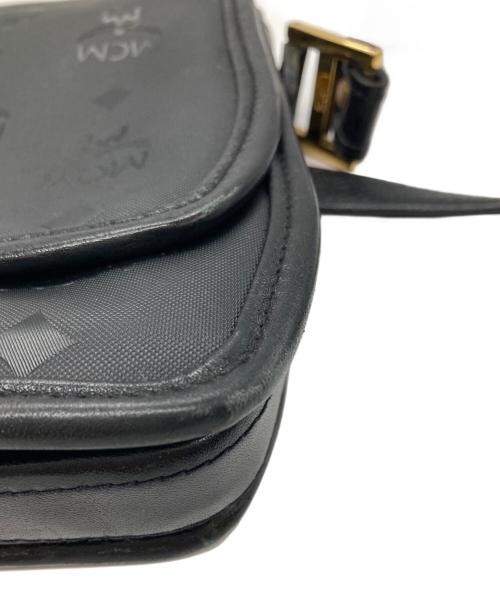 MCM（エムシーエム）MCM (エムシーエム) レザーフラップショルダーバッグ ブラックの古着・服飾アイテム