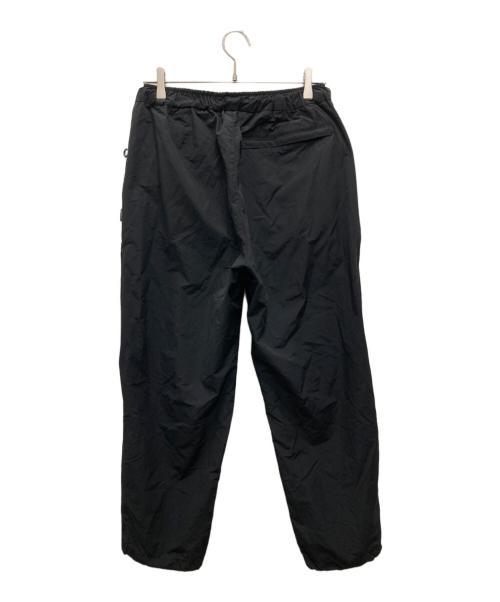 ALOUND（アラウンド）alound (アラウンド) ツータックテーパードナイロンパンツ ブラック サイズ:Mの古着・服飾アイテム