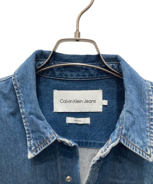 Calvin Klein Jeans（カルバンクラインジーンズ）Calvin Klein Jeans (カルバンクラインジーンズ) デニムシャツ インディゴ サイズ:Sの古着・服飾アイテム