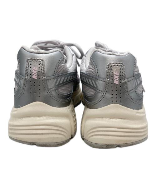 NIKE（ナイキ）NIKE (ナイキ) W INITIATOR/W イニシエーター シルバー サイズ:24の古着・服飾アイテム