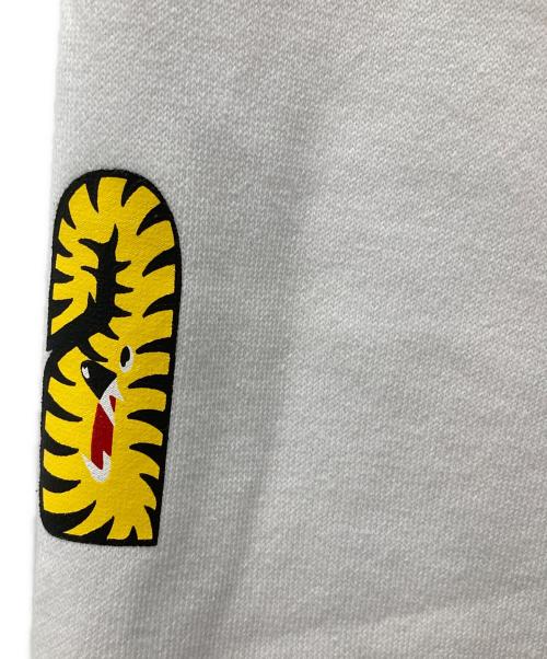A BATHING APE（ア ベイシング エイプ）A BATHING APE (ア ベイシング エイプ) タイガージップパーカー ホワイト サイズ:Lの古着・服飾アイテム