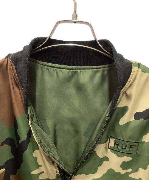 HUF（ハフ）HUF (ハフ) FAKE NEWS REVER MA-1 JACKET オリーブ サイズ:Mの古着・服飾アイテム