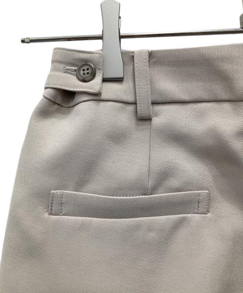 Heve（ヘイヴ）Heve (ヘイヴ) Scalpt Press PT/スカルプト・プレス・ピーティー ベージュ サイズ:36 未使用品の古着・服飾アイテム