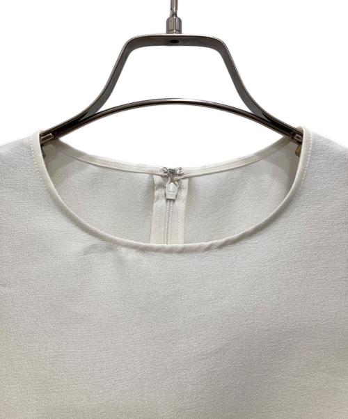 Heve（ヘイヴ）Heve (ヘイヴ) カットオフシルキーブラウス アイボリー サイズ:F 未使用品の古着・服飾アイテム