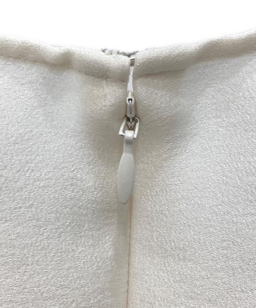 Heve（ヘイヴ）Heve (ヘイヴ) カットオフシルキーブラウス アイボリー サイズ:F 未使用品の古着・服飾アイテム