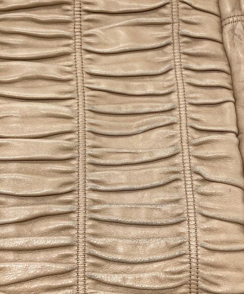 PRADA（プラダ）PRADA (プラダ) ゴーフルレザーチェーンショルダーバッグ ベージュの古着・服飾アイテム