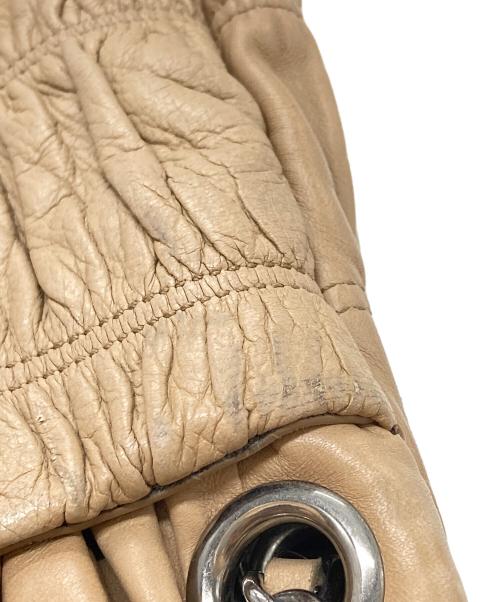 PRADA（プラダ）PRADA (プラダ) ゴーフルレザーチェーンショルダーバッグ ベージュの古着・服飾アイテム