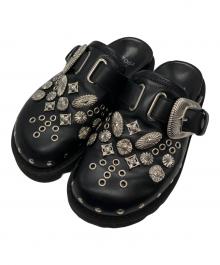 TOGA PULLA（トーガ プルラ）の古着「Eyelet Metal Sabot/アイレット・メタル・サボ」｜ブラック