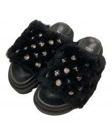 TOGA PULLA（トーガ プルラ）の古着「FUR CONCHO SANDALS/ファー・コンチョ・サンダル」｜ブラック