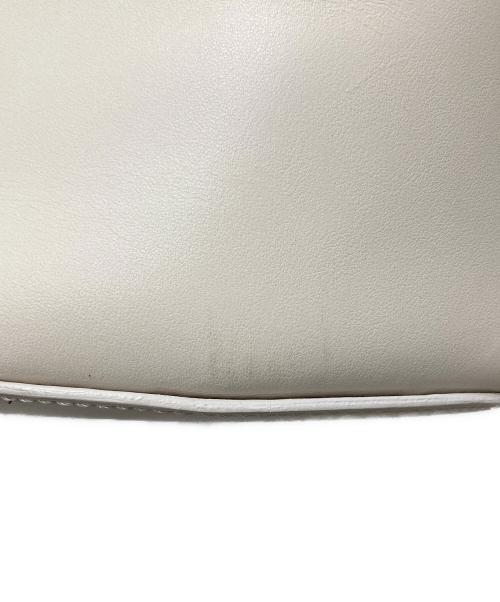 Hoaw.（ハァウ）Hoaw. (ハァウ) Whim Gazette (ウィムガゼット) バケットバッグ アイボリーの古着・服飾アイテム