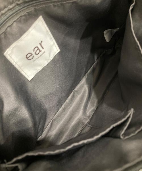 ear PAPILLONNER（イアパピヨネ）ear PAPILLONNER (イアパピヨネ) 樹脂チャームフラップショルダーバッグ ブラックの古着・服飾アイテム