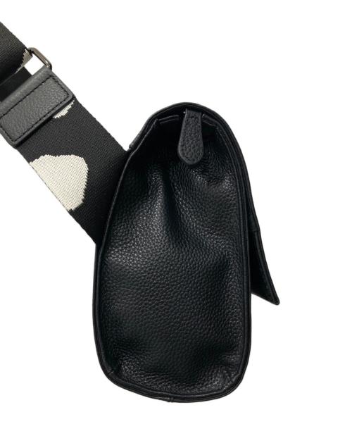 ear PAPILLONNER（イアパピヨネ）ear PAPILLONNER (イアパピヨネ) 柄ワイドテープショルダーバッグ ブラック×ホワイトの古着・服飾アイテム