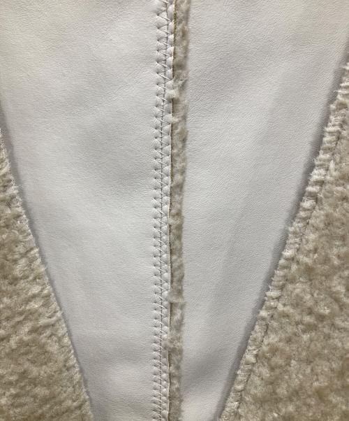 Ameri（アメリ）AMERI (アメリ) BOA V NECK REVERSIBLE PEPLUM VEST ベージュ サイズ:Sの古着・服飾アイテム