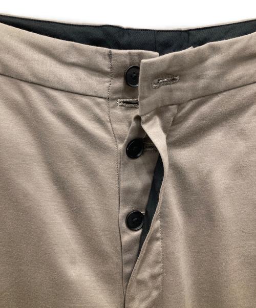SHINYA official（シンヤ オフィシャル）SHINYA official (シンヤ オフィシャル) テーパードパンツ ベージュ サイズ:1の古着・服飾アイテム