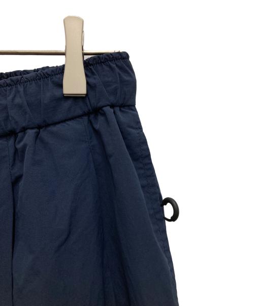 ALOUND（アラウンド）ALOUND (アラウンド) ツータックテーパードナイロンパンツ ネイビー サイズ:Mの古着・服飾アイテム