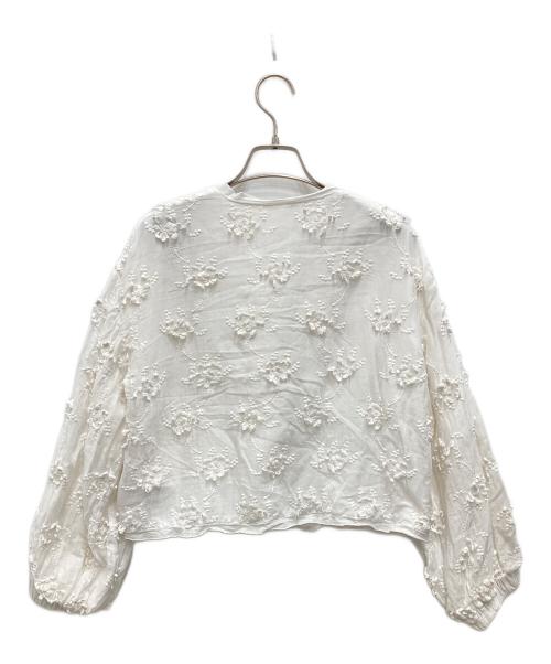 crinkle crinkle crinkle（クリンクル クリンクル クリンクル）crinkle crinkle crinkle (クリンクル クリンクル クリンクル) 3D embroidery blouse/スリーディー エンブロイダリー ブラウス ホワイト サイズ:Fの古着・服飾アイテム