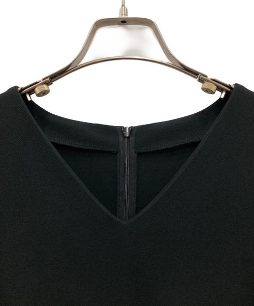 ROPE（ロペ）ROPE (ロペ) 袖ボリューム切り替えVネックワンピース ブラック サイズ:38 未使用品の古着・服飾アイテム