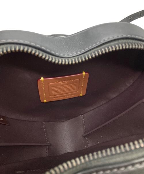 COACH（コーチ）COACH (コーチ) ハートクロスボディバッグ ブラックの古着・服飾アイテム