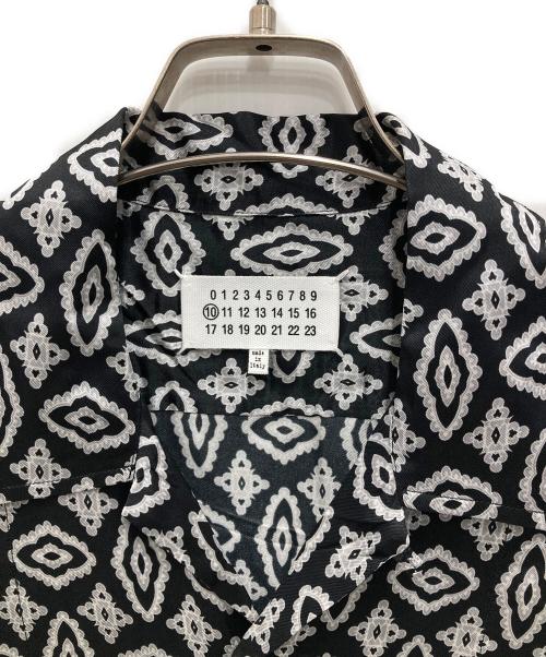 Maison Margiela（メゾンマルジェラ）Maison Margiela (メゾンマルジェラ) 総柄オープンカラーシャツ ホワイト×ブラック サイズ:Mの古着・服飾アイテム