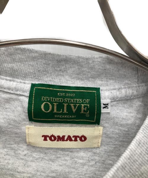 DIVIDED STATES OF OLIVE（ディバイデッド ステイツ オブ オリーブ）DIVIDED STATES OF OLIVE (ディバイデッド ステイツ オブ オリーブ) プリントカットソー グレー サイズ:Mの古着・服飾アイテム