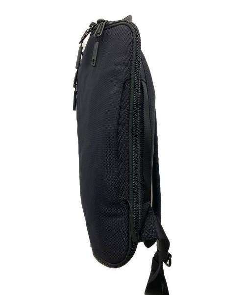 AER（エアー）Aer (エアー) Travel Sling Bag/エアー トラベル スリング ブラックの古着・服飾アイテム