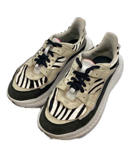 UGG（アグ）UGG (アグ) CA805 V2 Animal/アグ シーエーブイツー アニマル ホワイト×ブラック サイズ:23.5の古着・服飾アイテム