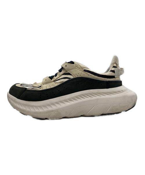 UGG（アグ）UGG (アグ) CA805 V2 Animal/アグ シーエーブイツー アニマル ホワイト×ブラック サイズ:23.5の古着・服飾アイテム