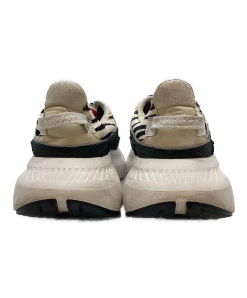 UGG（アグ）UGG (アグ) CA805 V2 Animal/アグ シーエーブイツー アニマル ホワイト×ブラック サイズ:23.5の古着・服飾アイテム