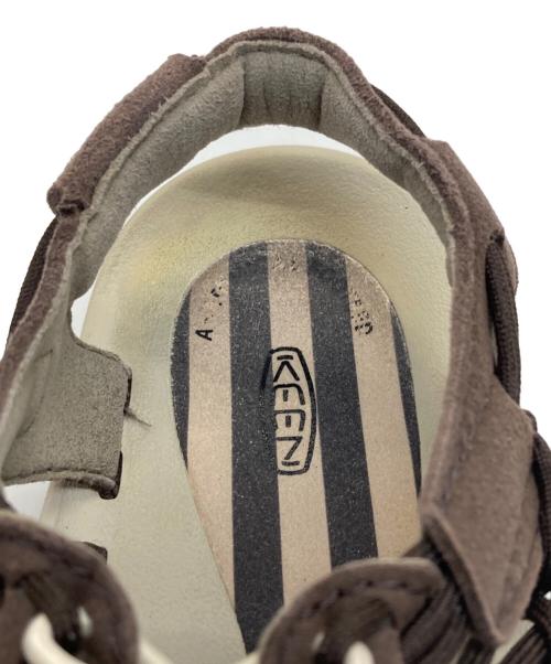 KEEN（キーン）KEEN (キーン) UNEEK ASTORIA ブラウン サイズ:25.5cmの古着・服飾アイテム