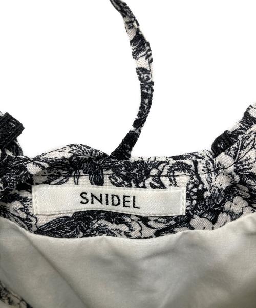 Snidel（スナイデル）Snidel (スナイデル) ラッフルカラーワンピース ホワイト×ブラックの古着・服飾アイテム