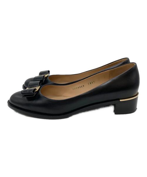 Salvatore Ferragamo（サルヴァトーレ フェラガモ）Salvatore Ferragamo (サルヴァトーレ フェラガモ) ヴァラリボンパンプス ブラック サイズ:8の古着・服飾アイテム