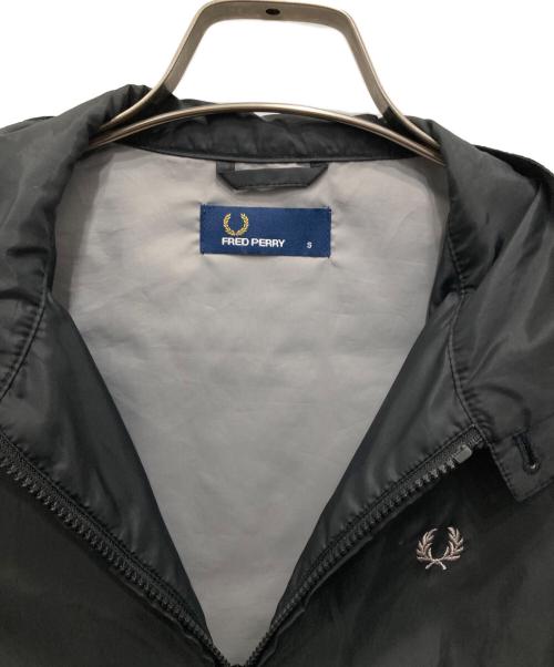 FRED PERRY（フレッドペリー）FRED PERRY (フレッドペリー) グラデーションジャケット ブラック サイズ:Sの古着・服飾アイテム