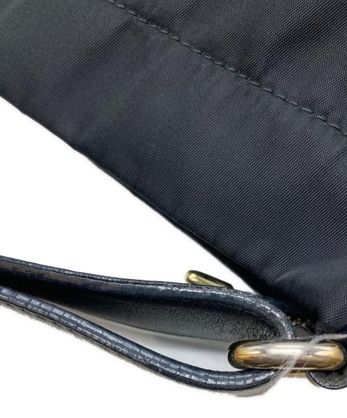Salvatore Ferragamo（サルヴァトーレ フェラガモ）Salvatore Ferragamo (サルヴァトーレ フェラガモ) ヴァラワンショルダーバッグ ブラックの古着・服飾アイテム