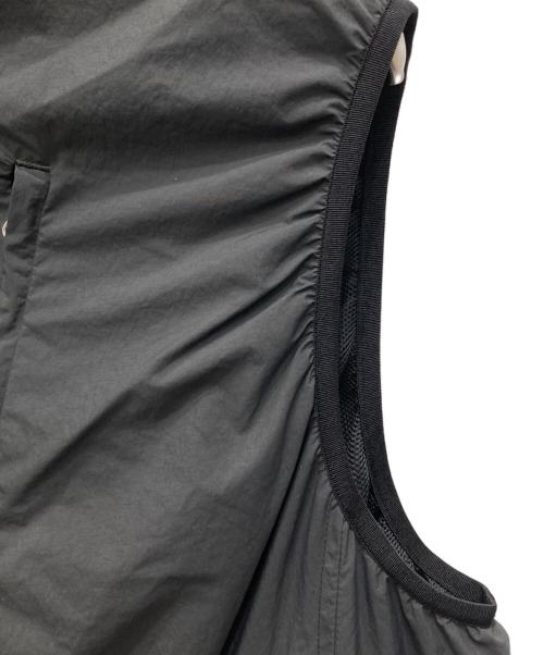 UNITED ARROWS（ユナイテッドアローズ）UNITED ARROWS (ユナイテッドアローズ) ダントツ撥水ナイロンベスト グレー サイズ:Sの古着・服飾アイテム