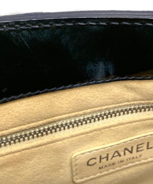 CHANEL NO5（シャネルナンバー５）CHANEL NO5 (シャネルナンバー５) パンチングハンドバッグ オリーブの古着・服飾アイテム