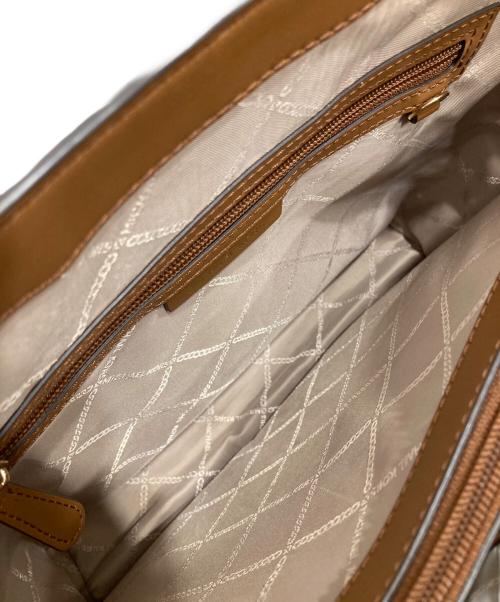 MICHAEL KORS（マイケルコース）MICHAEL KORS (マイケルコース) VOYAGER PVC EW シグネチャー トートバッグ ブラウン×ベージュの古着・服飾アイテム