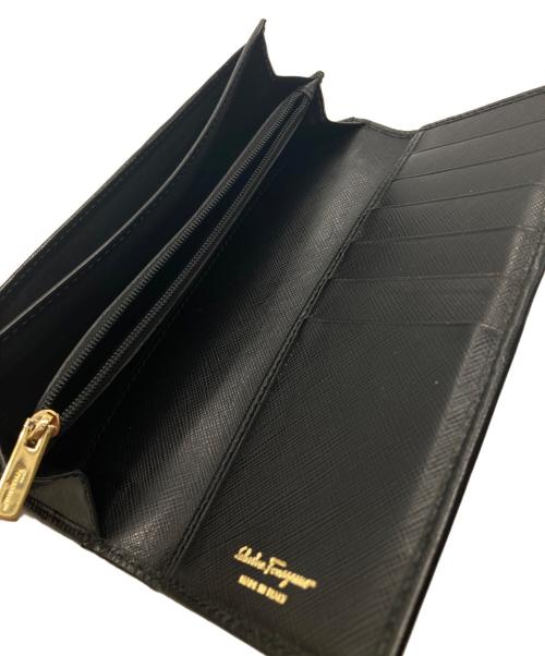 Salvatore Ferragamo（サルヴァトーレ フェラガモ）Salvatore Ferragamo (サルヴァトーレ フェラガモ) ヴァラリボンウォレット ブラックの古着・服飾アイテム