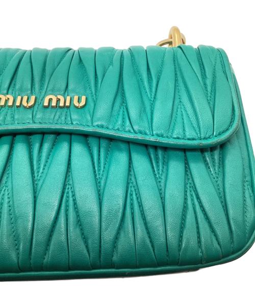 MIU MIU（ミュウミュウ）MIU MIU (ミュウミュウ) チェーンショルダーバッグ グリーンの古着・服飾アイテム