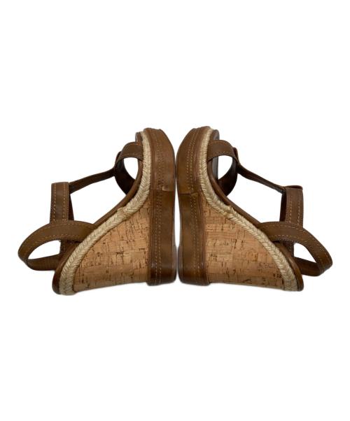 MIU MIU（ミュウミュウ）MIU MIU (ミュウミュウ) Tストラップウェッジソールサンダル ブラウン サイズ:23.5の古着・服飾アイテム