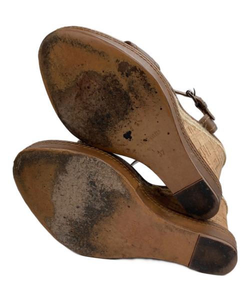 MIU MIU（ミュウミュウ）MIU MIU (ミュウミュウ) Tストラップウェッジソールサンダル ブラウン サイズ:23.5の古着・服飾アイテム