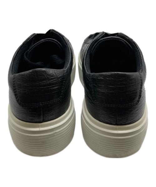 ECCO（エコー）ECCO (エコー) 型押しスニーカー ブラック サイズ:EU39の古着・服飾アイテム
