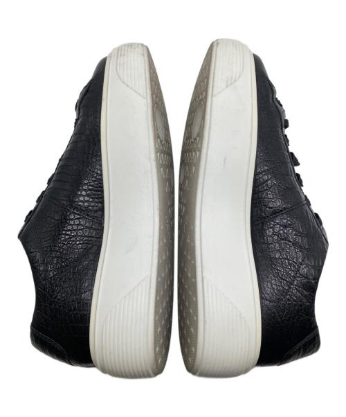 ECCO（エコー）ECCO (エコー) 型押しスニーカー ブラック サイズ:EU39の古着・服飾アイテム